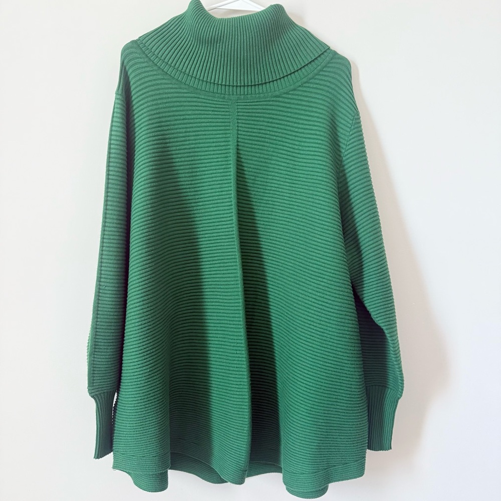 Classic Green Ribbed Turtleneck Sweater
